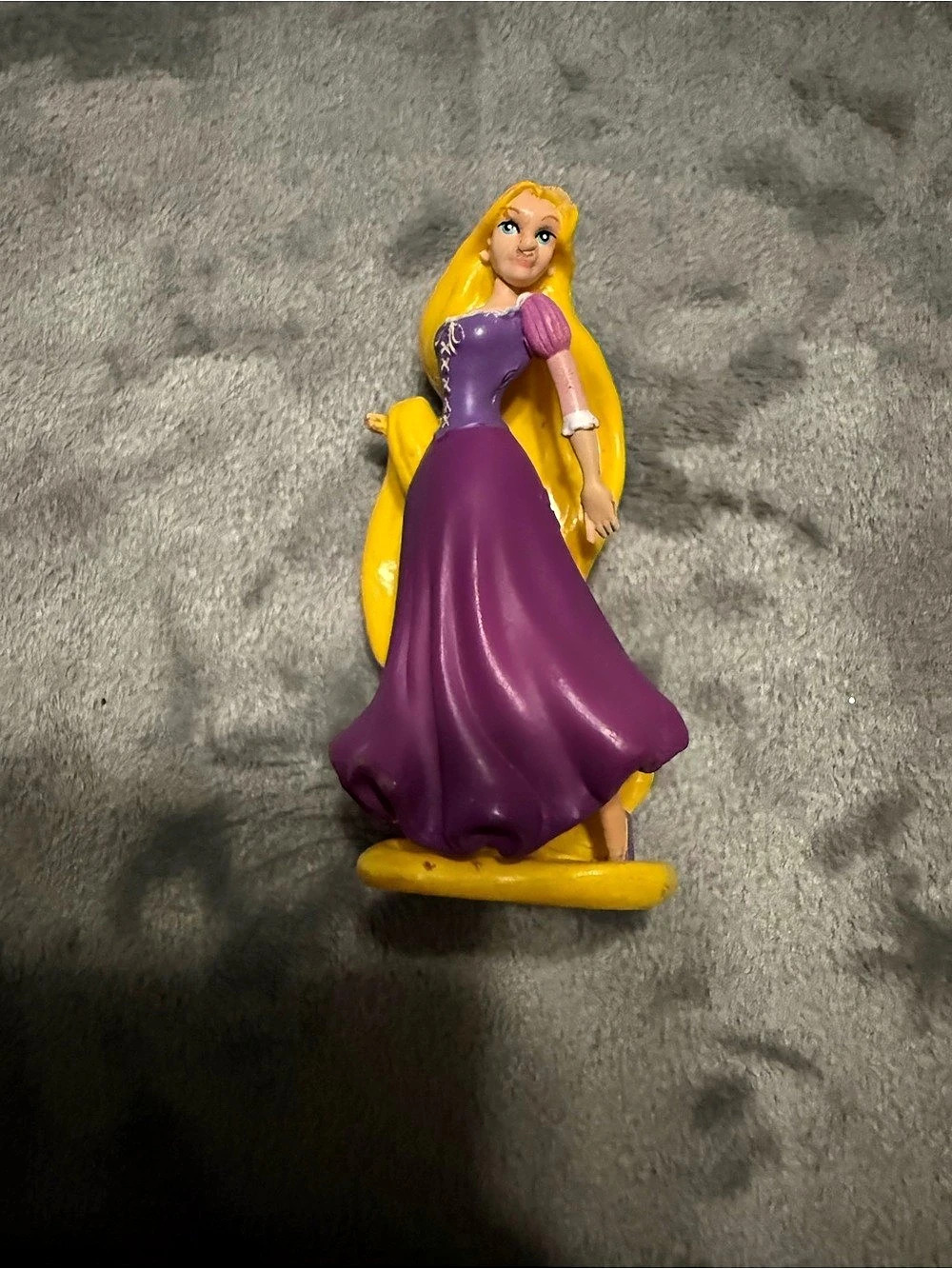 Disney Rapunzel PVC Figurine Cake Topper Purple & Yellow